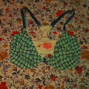 VS Front closure racerback bra